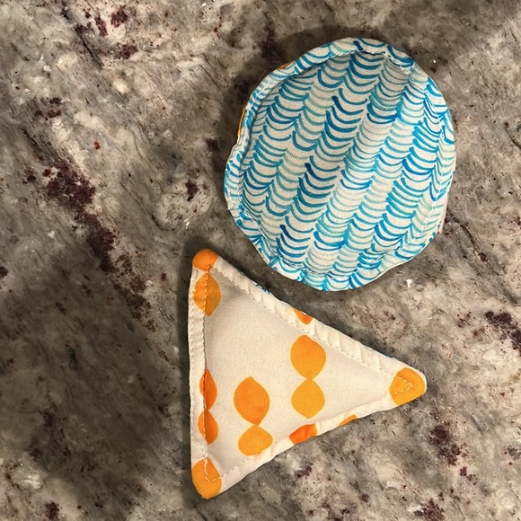 Lovevery blocks and beanbags from The Explorer set (months 9-10) - Picture 4 of 6